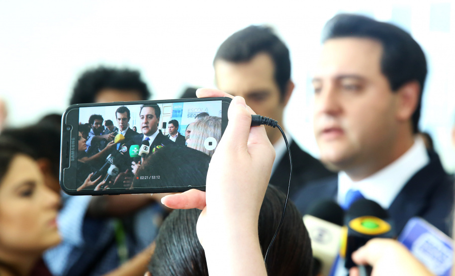 O governador Carlos Massa Ratinho Junior lançou nesta sexta-feira (15) o programa Escola Segura, que prevê uma série de medidas preventivas e protetivas de segurança que serão executadas na rede estadual de ensino. Curitiba,15/03/2019 Foto: Jaelson Lucas / ANPr