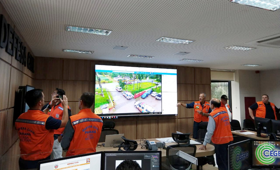 A manhã deste sábado (16) foi diferente para a comunidade do Rio Sagrado, em Morretes, no litoral do Estado. Ao mesmo tempo em que o simulado foi feito no Litoral, equipes da Defesa Civil Estadual monitoram as atividades a partir do Centro Estadual de Gerenciamento de Riscos e Desastres (Cegerd), localizado em Curitiba.   -  Curitiba, 16/03/2019  -  Foto: Defesa Civil