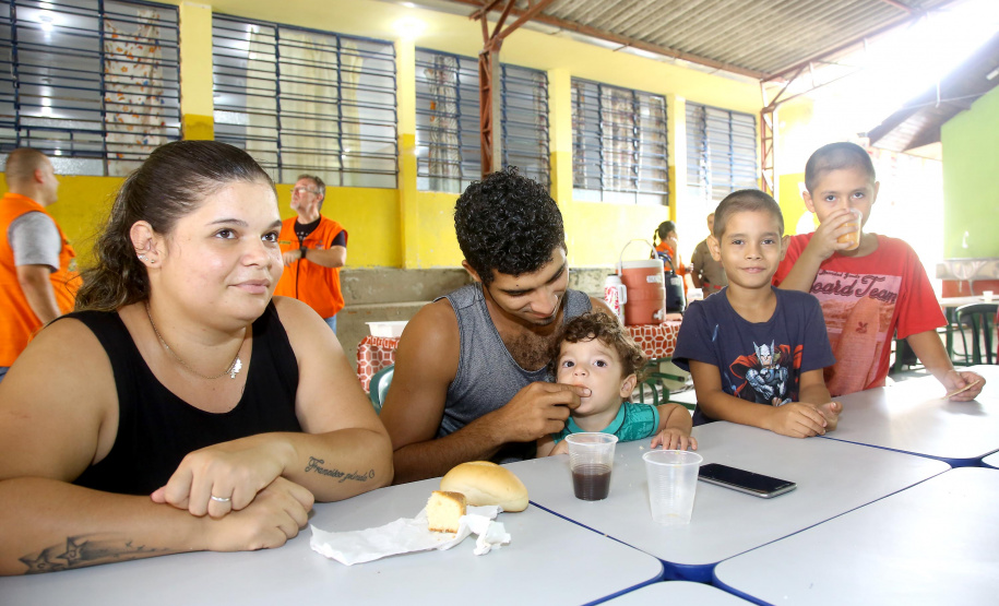 A Coordenadoria Estadual de Proteção e Defesa Civil realiza simulado de abandono com comunidade em área de risco de Morretes, no Litoral do Paraná. Na imagem, Franciele Morges de Andrade e família. Morretes,16/03/2019 Foto:Jaelson Lucas ANPr