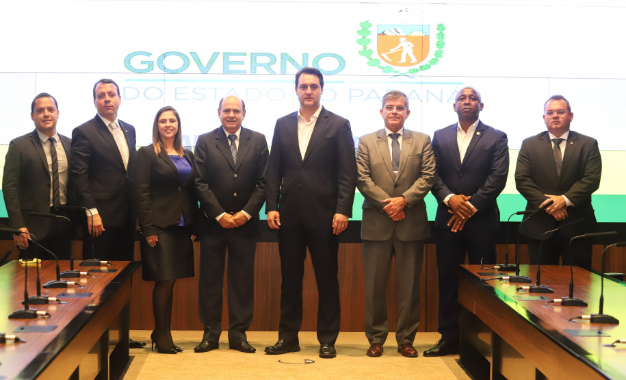 Governador Carlos Massa Ratinho Junior durante reunião com o secretário Nacional de Segurança Pública, general Guilherme Theóphilo e o secretário estadual da Segurança Pública e Administração Penitenciária, general Luiz Felipe Carbonell  -  Curitiba, 19/03/2019  -  Foto: Rodrigo Félix Leal/ANPr