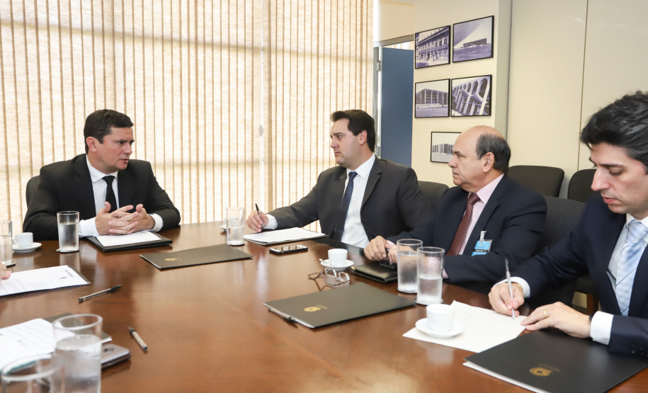 Governador Carlos Massa Ratinho Junior durante encontro com o ministro da Justiça e Segurança Pública, Sérgio Moro  -  Brasília, 26/03/2019  -  Foto: Rodrigo Félix Leal/ANPr