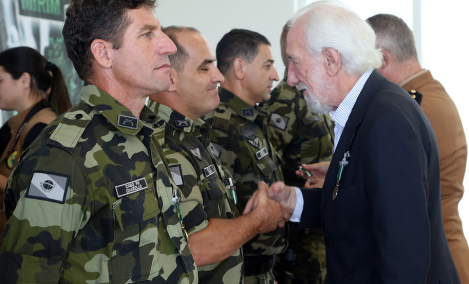 Batalhão da Policia Ambiental comemora 62 anos, vice governador Darci Piana recebe medalha do mérito ambiental.
Foto Gilson Abreu/ANPr