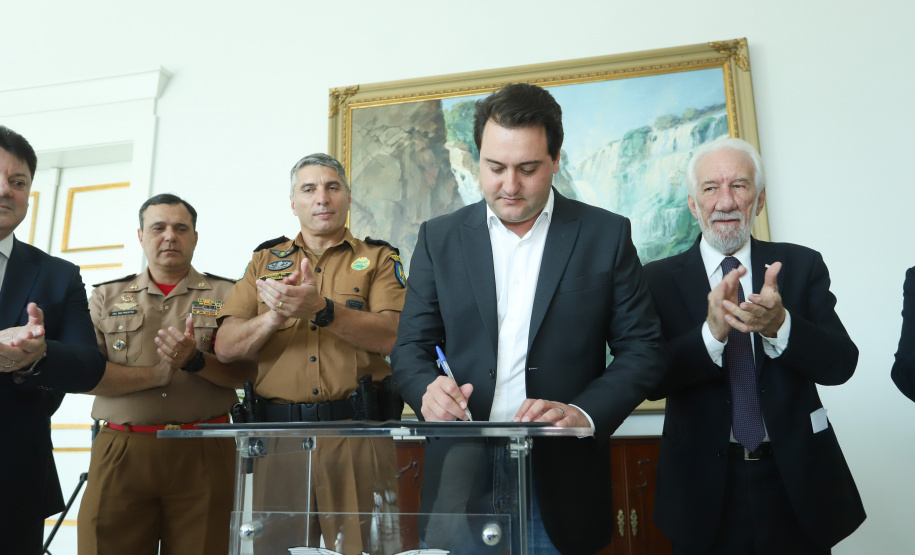 Governador anuncia pagamento das promoções dos praças-militares. -  Curitiba, 15/04/2019  -  Foto: Rodrigo Félix Leal/ANPr
