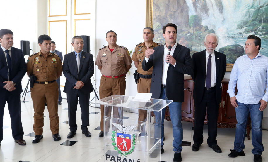 Governador anuncia pagamento das promoções dos praças-militares. -  Curitiba, 15/04/2019  -  Foto de Gilson Abreu ANPr