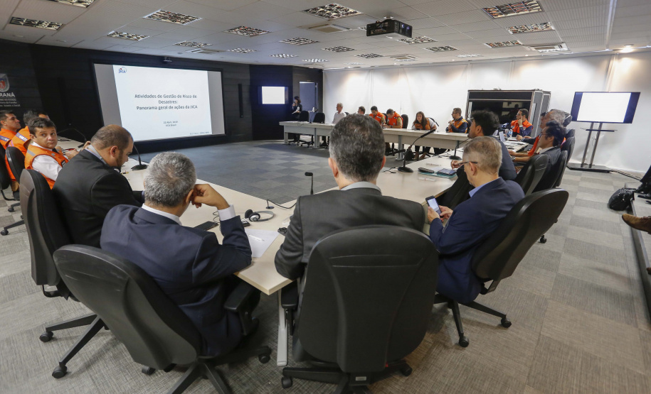 Reunião da Defesa Civil, Simepar e Jica, para discutir resultados do projeto de monitoramento metereológico por radar.Curitiba, 22-04-19.Foto: Arnaldo Alves / ANPr.