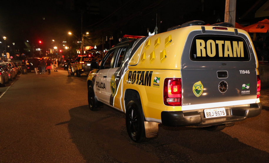 A Polícia Militar do Paraná deflagra a megaoperação Primo que cumpriu 16 mandados de Prisão e de Busca e Apreensão e resultou em 19 encaminhamentos, sendo 15 adultos e quatro adolescentes apreendidos, bem como uma quantidade de drogas recolhida.  -  Curitiba, 26/04/2019  -  Foto: Soldado Amanda Morais