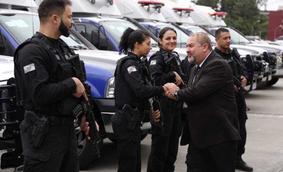 O governador Carlos Massa Ratinho Junior entregou nesta quarta-feira armas, rádios comunicadores e veículos de escolta ao Departamento Penitenciário do Paraná (Depen). O objetivo é equipar e modernizar o sistema prisional do Estado. Curitiba, 08/05/2019. Foto: José Fernando Ogura/ANPr