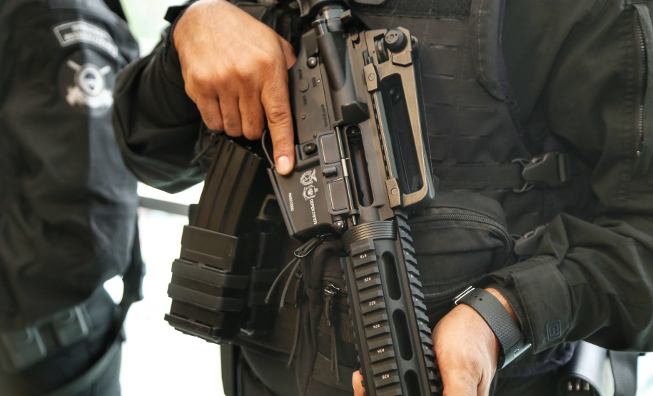 O governador Carlos Massa Ratinho Junior entregou nesta quarta-feira armas, rádios comunicadores e veículos de escolta ao Departamento Penitenciário do Paraná (Depen). O objetivo é equipar e modernizar o sistema prisional do Estado. Curitiba, 08/05/2019. Foto: José Fernando Ogura/ANPr