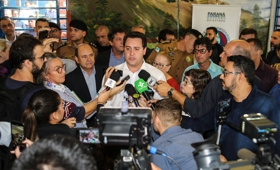 O governador Carlos Massa Ratinho Junior lança o programa Escola Segura. Foz do Iguaçu, 09/05/2019 - Foto: Geraldo Bubniak/ANPr