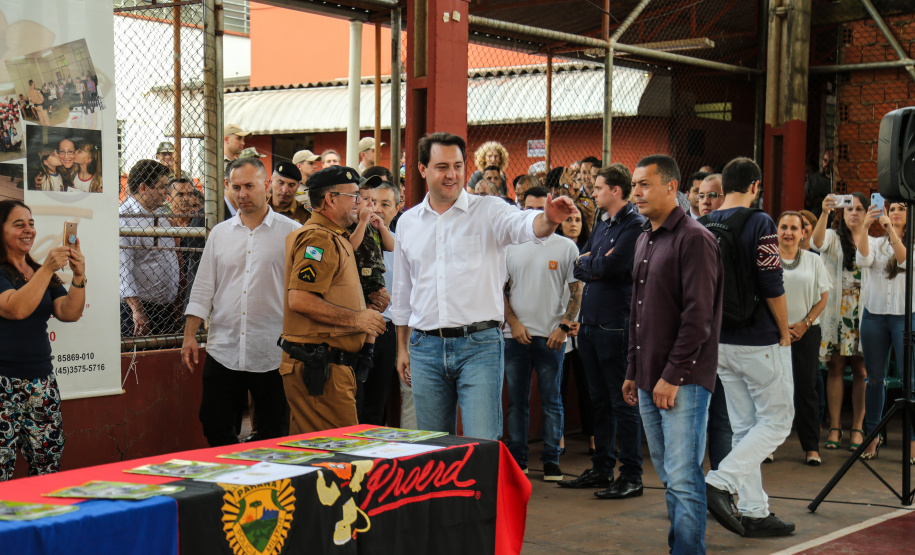O governador Carlos Massa Ratinho Junior lança o programa Escola Segura. Foz do Iguaçu, 09/05/2019 - Foto: Geraldo Bubniak/ANPr