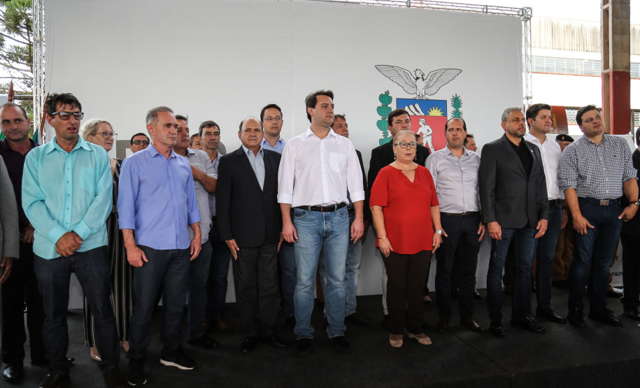 O governador Carlos Massa Ratinho Junior lança o programa Escola Segura. Foz do Iguaçu, 09/05/2019 - Foto: Geraldo Bubniak/ANPr