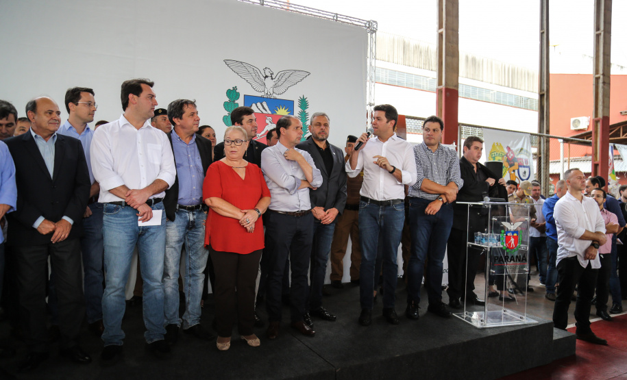 O governador Carlos Massa Ratinho Junior lança o programa Escola Segura. Foz do Iguaçu, 09/05/2019 - Foto: Geraldo Bubniak/ANPr