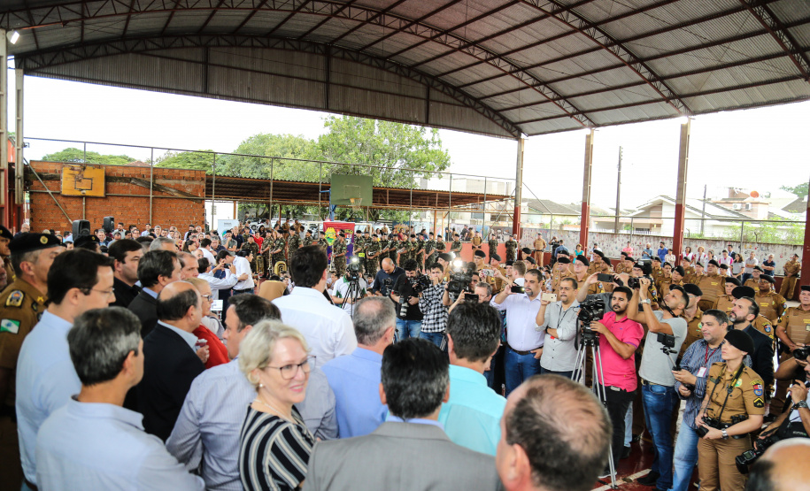 O governador Carlos Massa Ratinho Junior lança o programa Escola Segura. Foz do Iguaçu, 09/05/2019 - Foto: Geraldo Bubniak/ANPr
