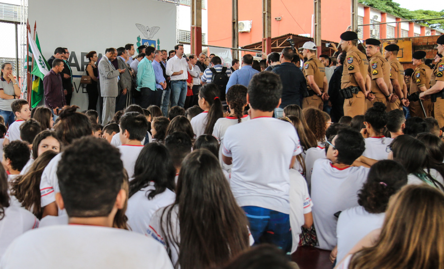 O governador Carlos Massa Ratinho Junior lança o programa Escola Segura. Foz do Iguaçu, 09/05/2019 - Foto: Geraldo Bubniak/ANPr