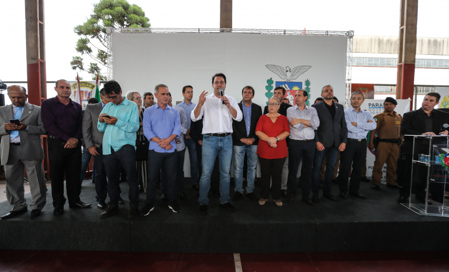 O governador Carlos Massa Ratinho Junior lança o programa Escola Segura. Foz do Iguaçu, 09/05/2019 - Foto: Geraldo Bubniak/ANPr