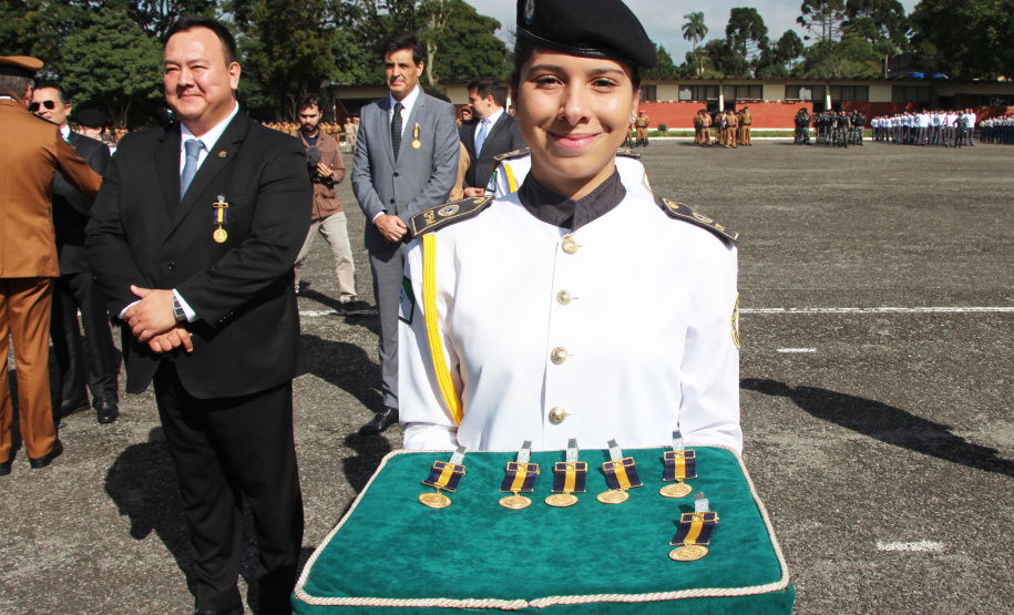 São Jose dos Pinhais, 20 de Maio de 2019. Dia do Patrono da PMPR. Entrega de Medalha Cel Sarmento por uma aluna do Colegio da policia Militar.