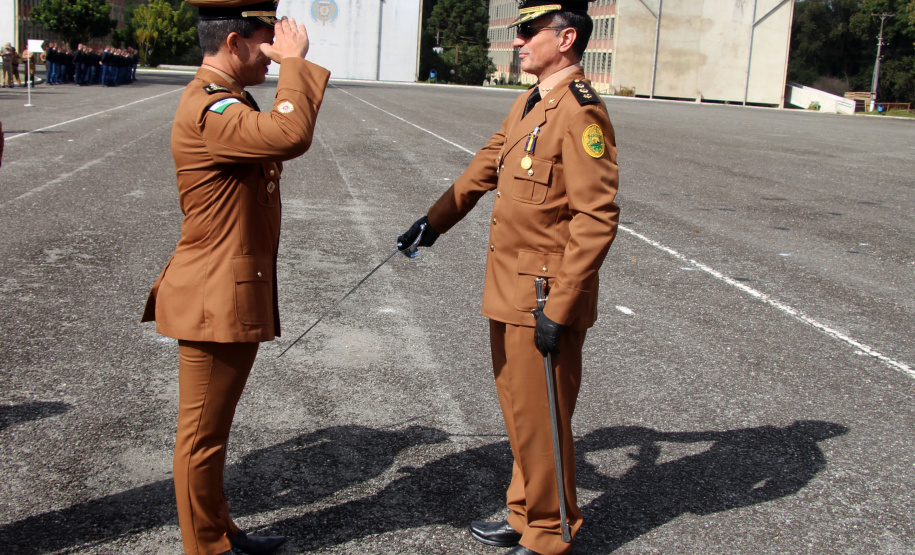 São Jose dos Pinhais, 20 de Maio de 2019. Dia do Patrono da PMPR. Entrega de Medalha Cel Sarmento pelo Cel Prates a um Oficial das PMPR.