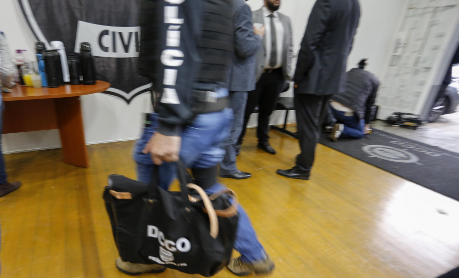 Coletiva na Delegacia de Combate a Corrupção, sobre a Operação Peça Chave. N/F: Malotes com documentos e computadores chegando na delegacia.Curitiba, 28-05-19Foto: Arnaldo Alves / ANPr.