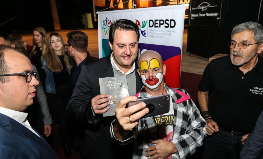 O governador Carlos Massa Ratinho Junior lança nesta terça-feira (04) no  auditório Poty Lazzarotto do Museu Oscar Niemeyer,  a campanha Junho Paraná Sem Drogas. O mês inteiro será dedicado à conscientização e prevenção quanto ao uso de entorpecentes.  Curitiba, 04/06/2019 -Foto: Geraldo Bubniak/ANPr