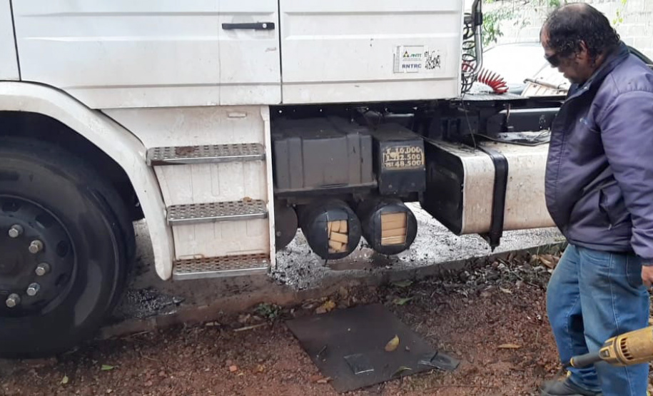 A Divisão Estadual de Narcóticos (Denarc) da Polícia Civil do Paraná prendeu nos primeiros quatro meses do ano 147 pessoas envolvidas no tráfico de drogas. Também foram recuperados 71 veículos e 46 armas de uso restrito, além de cerca de 23 toneladas de maconha, 5 toneladas de cocaína, mais de 200 quilos de crack e quantidades expressivas de haxixe, LSD, ecstasy e sintéticos. - Fotos Denarc