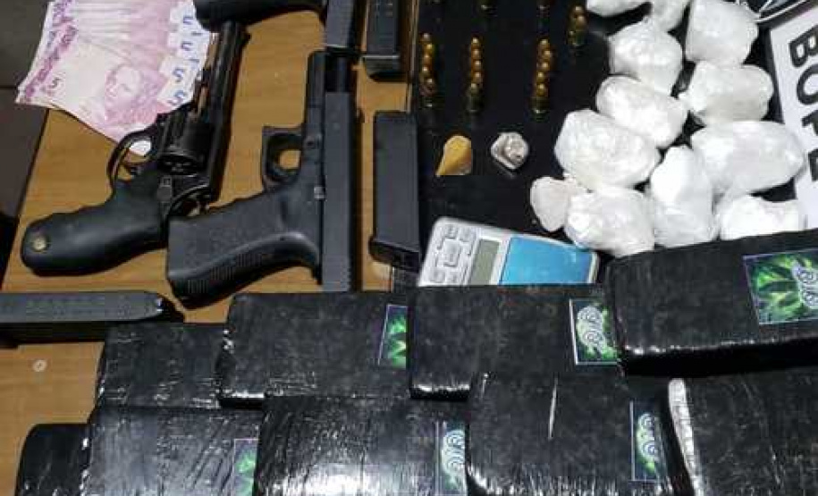 Uma grande operação de inteligência desencadeada pela Polícia Militar, denominada Corpus Christi, prendeu, na manhã desta quarta-feira (19/06), 19 pessoas pertencentes a uma organização criminosa de tráfico de drogas que atuava no Litoral e na Capital  -  Curitiba, 19/06/2019  -  Foto: Divulgação PMPR