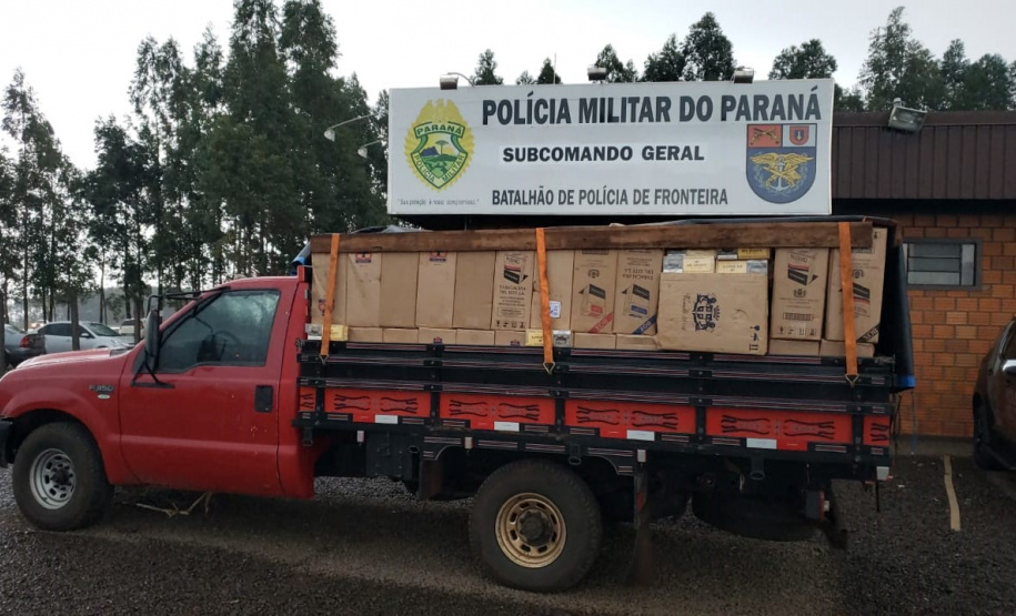 Caminhonete com 120 caixas de cigarros contrabandeados é apreendida no Oeste do estado
