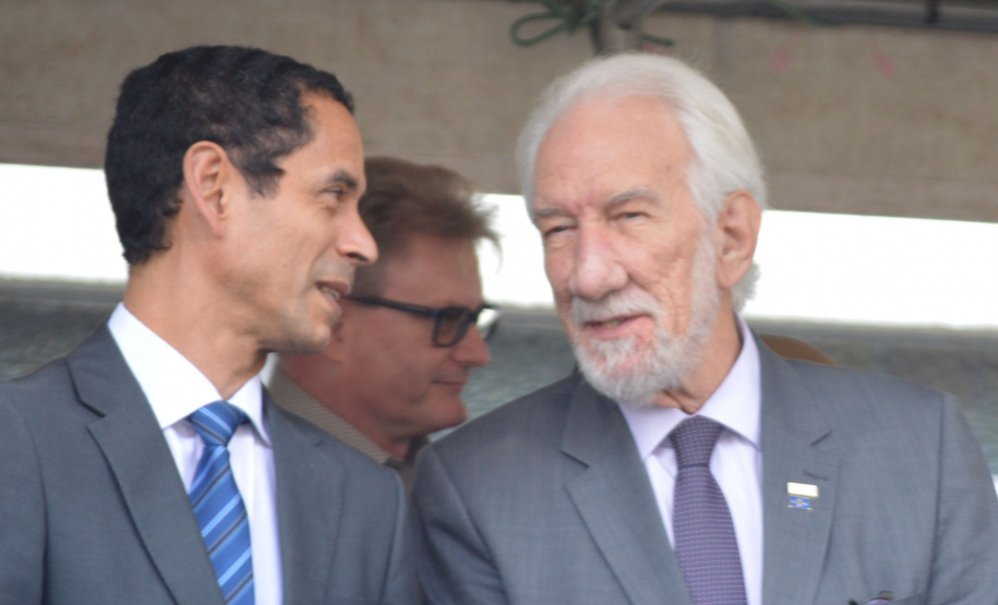 Vice-Governador e Secretário de Segurança participam do Dia do Bombeiro e entrega equipamentos para a instituição