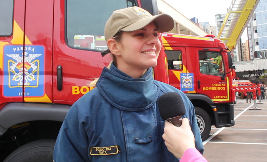 Soldado Guaita “Deus criou a vida e é algo pela qual nós bombeiros juramos nos sacrificar. Quando a sirene toca, o coração bate forte, a gente não sabe o que vai acontecer. Somos bombeiros sempre, mesmo quando não estamos de farda", soldado Guaita.