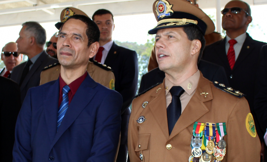 Secretário prestigia solenidade em comemoração ao 165º Aniversário da Polícia Militar do Paraná Secretário prestigia solenidade em comemoração ao 165º Aniversário da Polícia Militar do Paraná