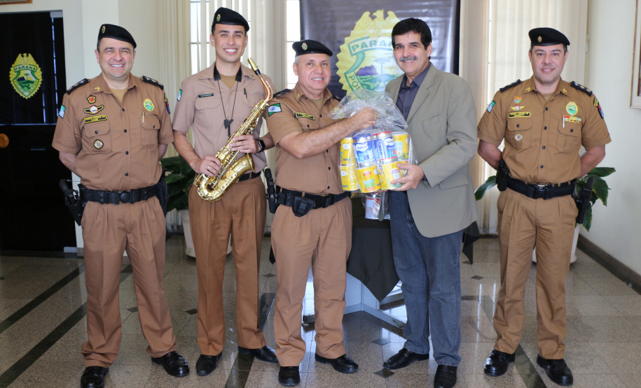Curitiba, 12-08-2019 Entrega de Leites da Banda da PMPR Foto: entrega dos leites ao Recanto Tarumã.