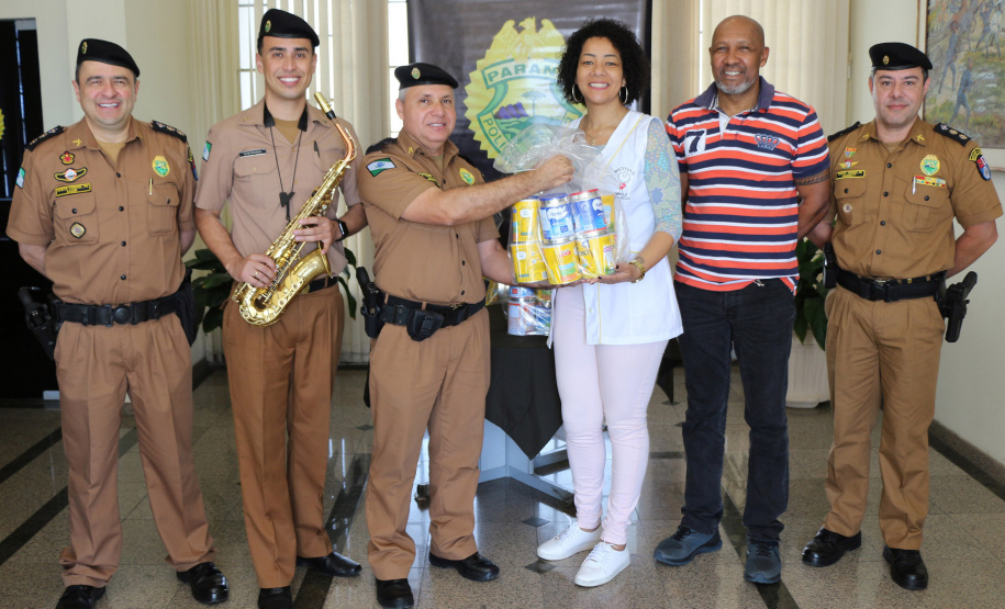 Curitiba, 12-08-2019 Entrega de Leites da Banda da PMPR Foto: entrega de leita ao Instituto AMA.