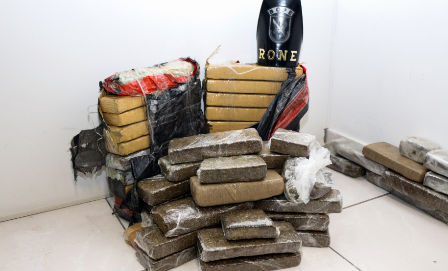 Curitiba, 02 de semtembro de 2019.  Flagrante de Tráfico de Drogas - BOPE