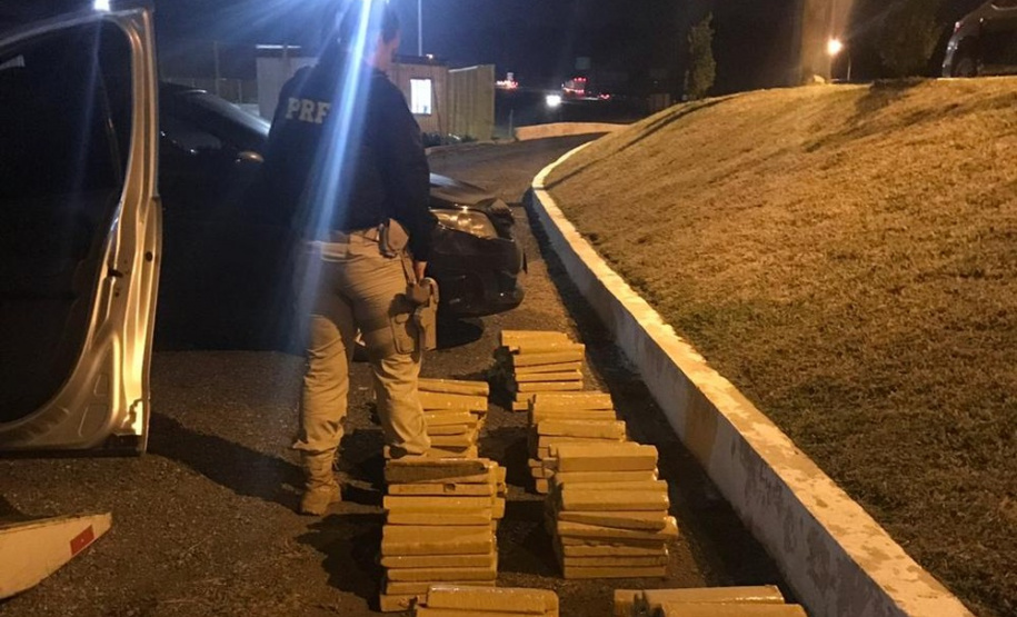PRF apreende quase meia tonelada de maconha em São José dos Pinhais