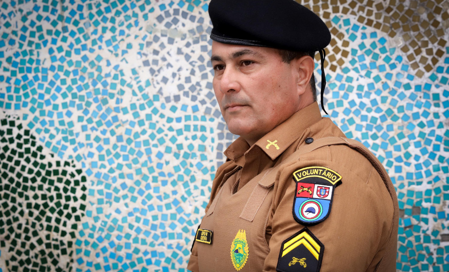 Escola Segura - Colégio Estadual Arnaldo Busato - cabo Oliveira, policial voluntário.Pinhais, 13-09-19.Foto: Arnaldo Alves / AEN.