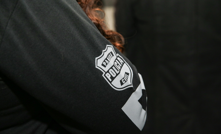 A delegada Camila Cecconelo concede entrevista coletiva nesta quarta-feira (25), para falar sobre o interrogatório do suspeito pelo homicídio da menina Rachel Genofre. A Polícia Civil do Paraná interrogou o suspeito nesta terça-feira (24), em Sorocaba, onde está preso. Foto: Geraldo BUbniak/AEN