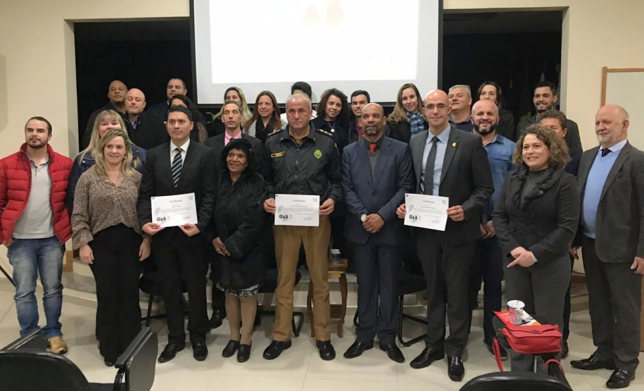 “Em Frente, Brasil” realiza palestra na OAB de São José dos Pinhais para detalhar projeto-piloto -