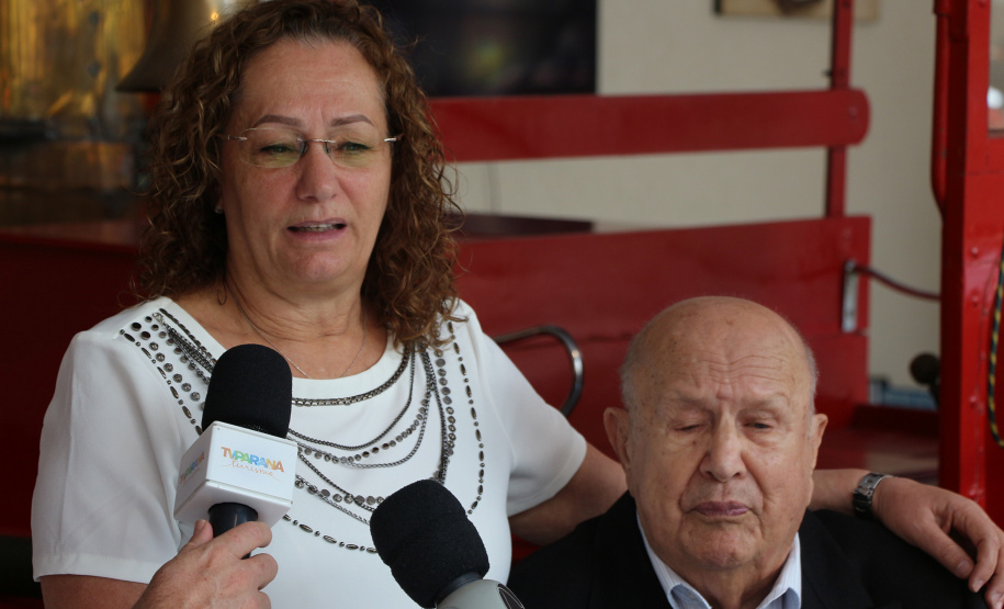 03-10-2019 Inauguração Centro Historico Corpo de Bombeiros.. Curitiba, 03 de Outubro de 2019. Inauguração Centro Historico Corpo de Bombeiros. Foto: entrevista Cap Nascimento e sua filha.
