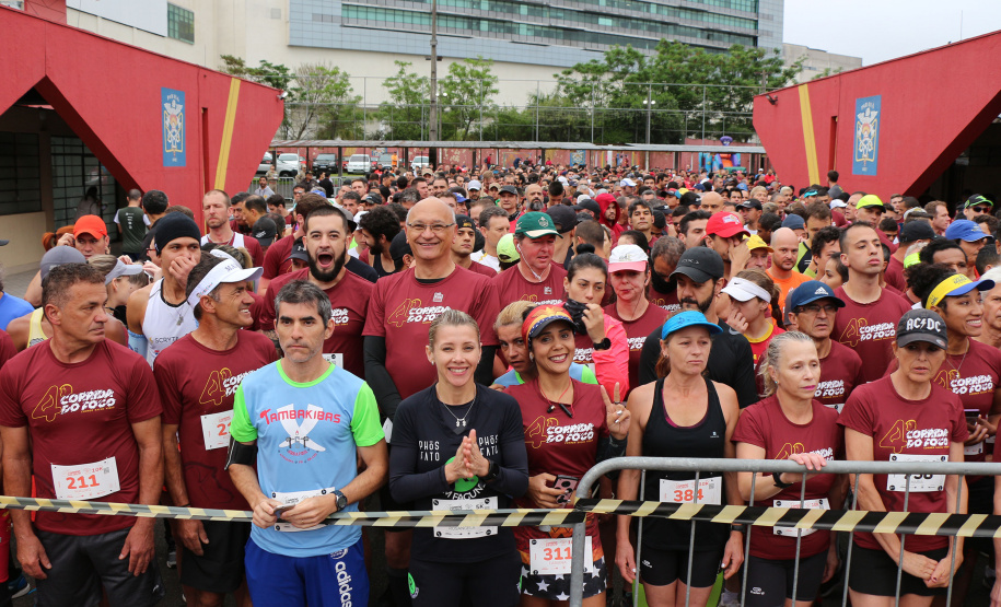 06-10-2019. 4ª Ediçao Corrida de Fogo do Corpo de Bombeiros Curitiba, 06 de Outubro de 2019. 4ª Ediçao Corrida de Fogo do Corpo de Bombeiros.